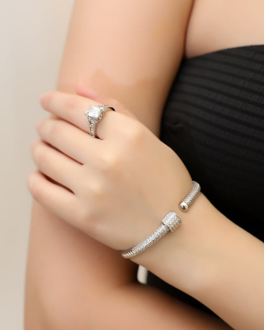 Elegant Silver Statement Ring & Cuff Bracelet Set – Timeless Sparkle