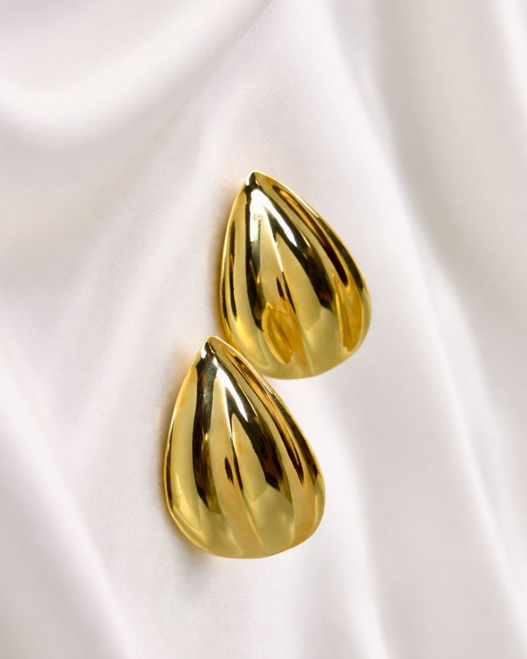 Gleaming Gold Earring