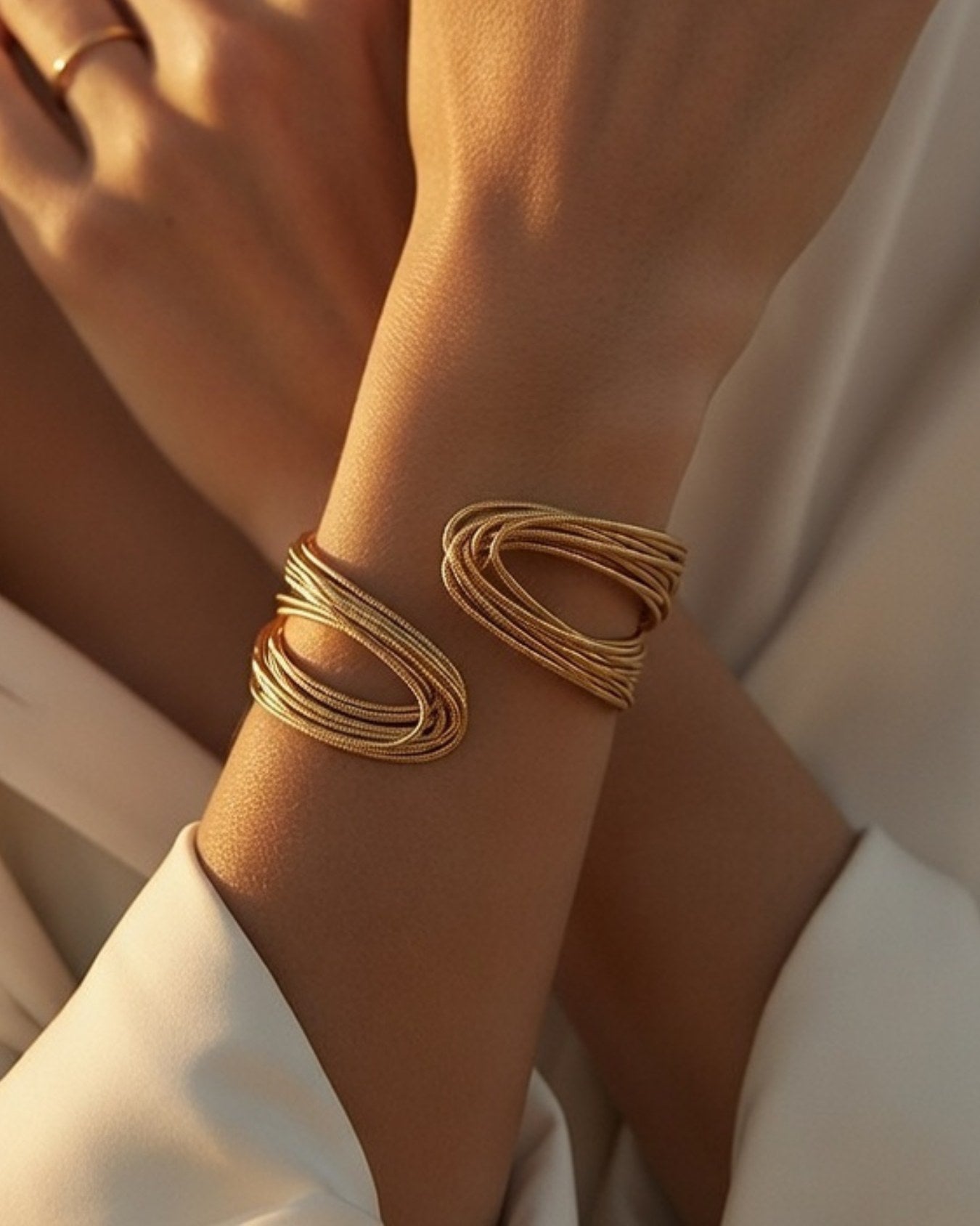 Jzee Wired Cuff