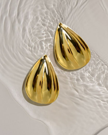 Gleaming Gold Earring