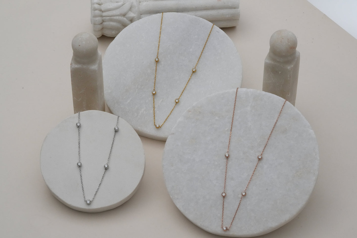 Round Stone Minimal Necklace